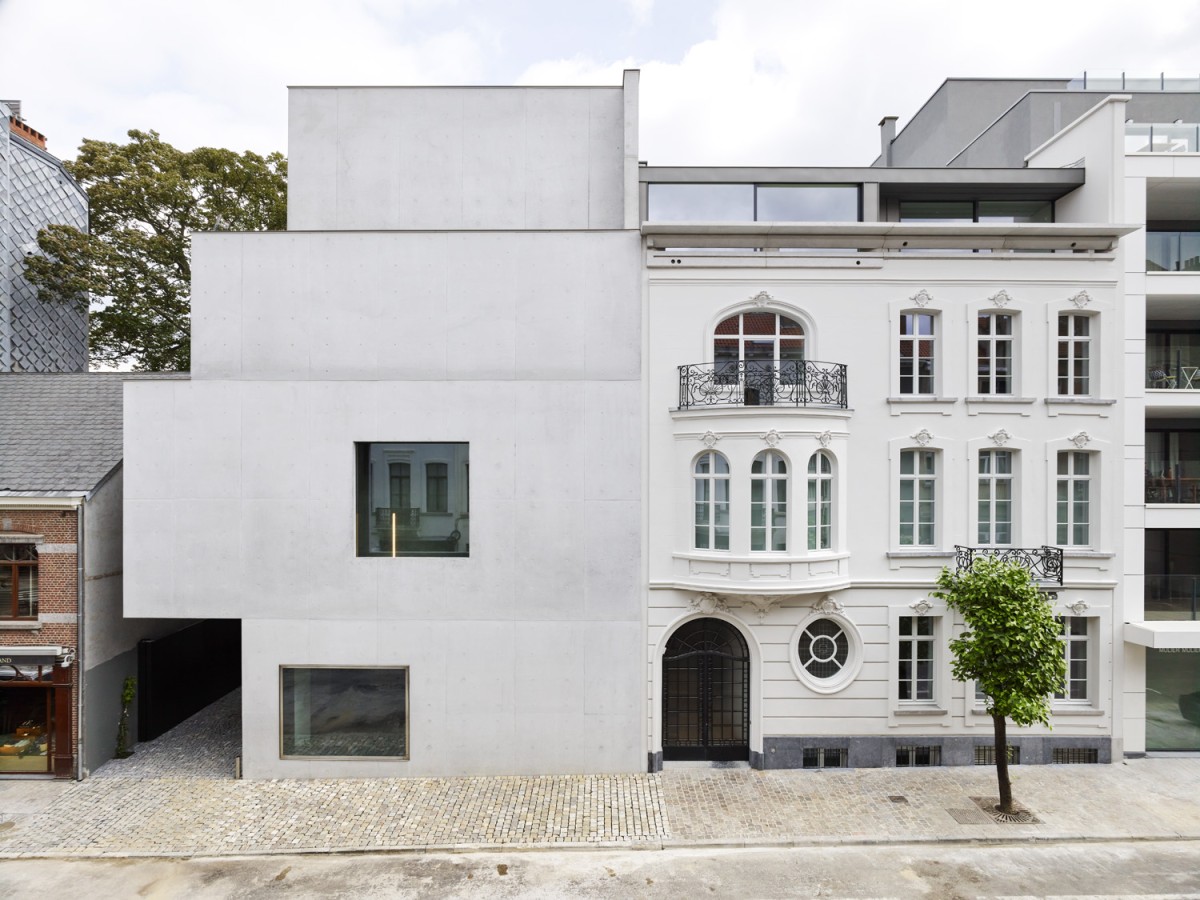 Front façade of the St-Georges Gallery of Xavier Hufkens - 
